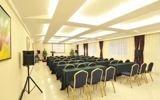 Wanjia Lakefront Hotel