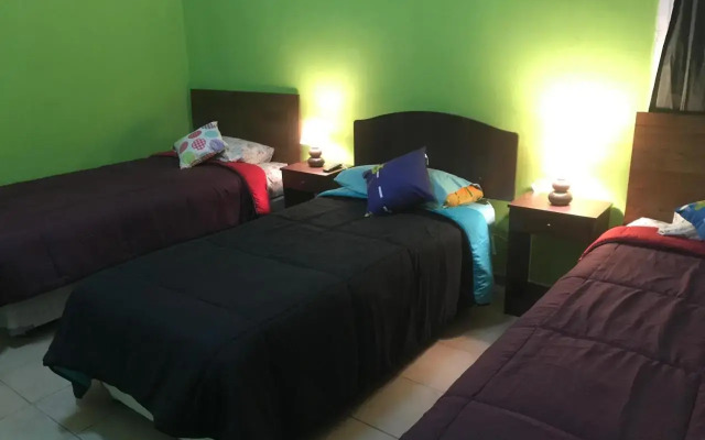 Hostal Tricontinental