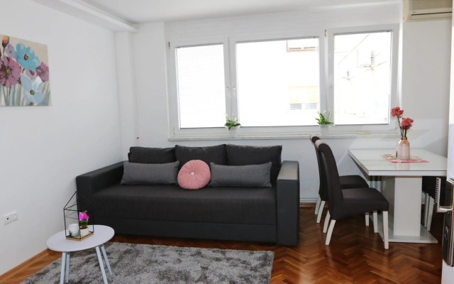 Apartment Dina