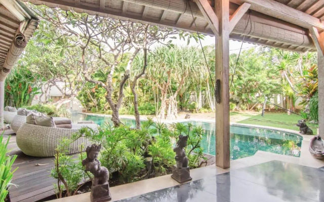 Villa Cinta Damai