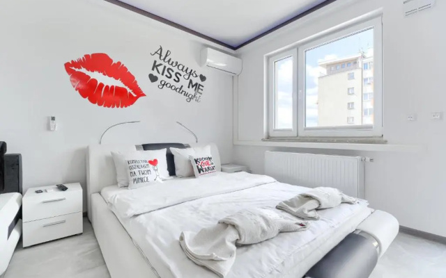 Good Day Apartments- private parking new town