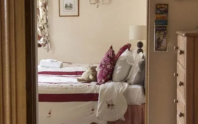 Crosshill House