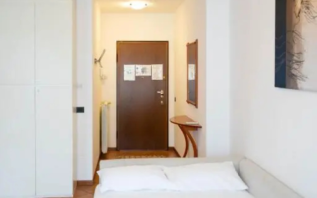 V12 Apartments - Tadini 14