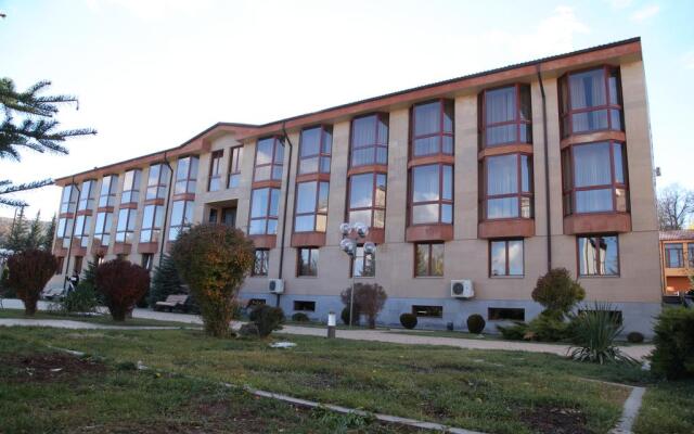 Russia Hotel (Цахкадзор) вид на фасад