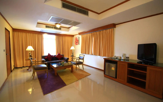 Pinnacle Lumpini Park Hotel