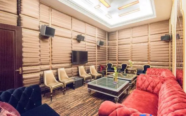 Royal Hotel