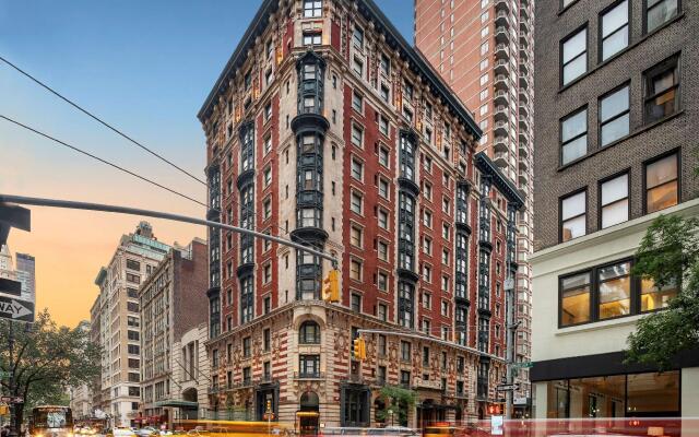 Отель The James New York-NoMad США, Нью-Йорк - 1 отзыв об отеле, цены и фото номеров - забронировать отель The James New York-NoMad онлайн вид на фасад