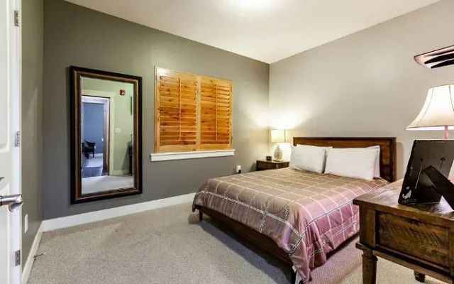 All Seasons Resort Lodging-Bear Hollow Village