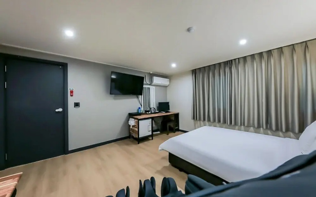 Daejeon Wolpyeong W