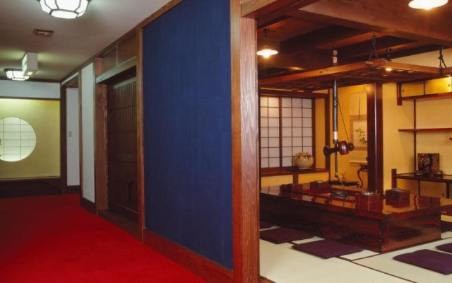 Higashiyama Onsen Motoyu Arimaya