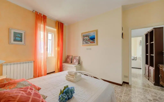 Gemma -Hilly area- relax with view lake