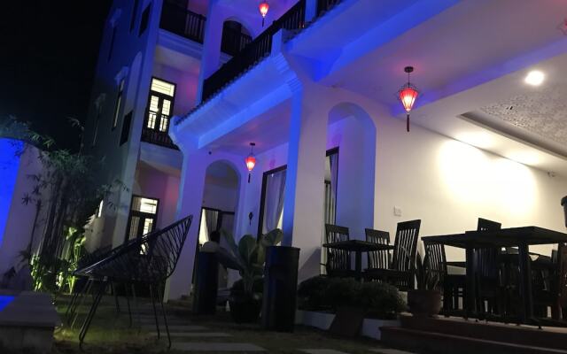 Отель Vinci Villa Hoi An вид на фасад