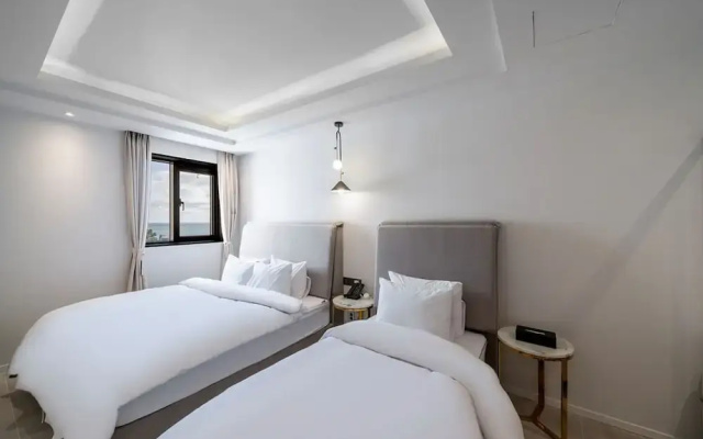Hotel Moment SongJeong