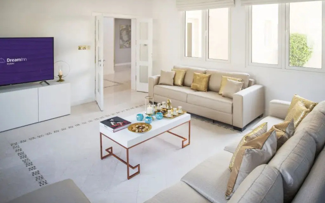 The Palm Jumeirah Villas - Frond E