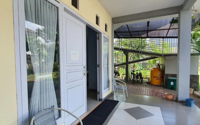 Candi Panggung Family Guest House Syariah