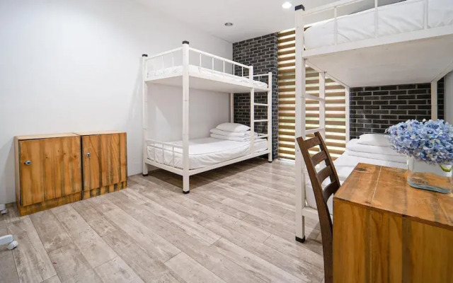Seogwipo Nupbillehouse