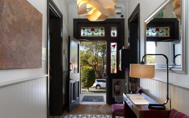 Cremorne Point Manor
