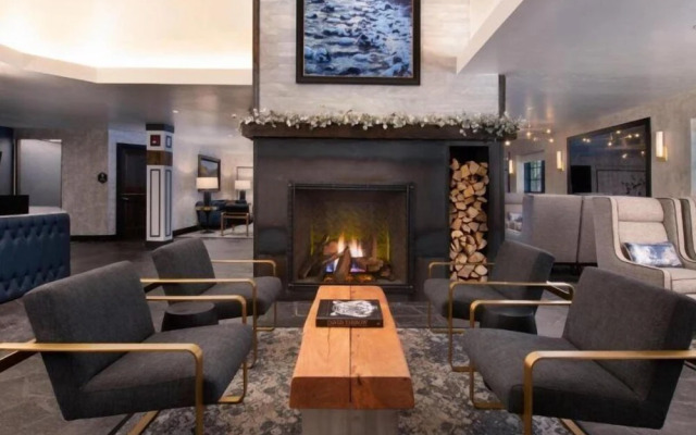 Vail Village Hotel Room With 2 Queens