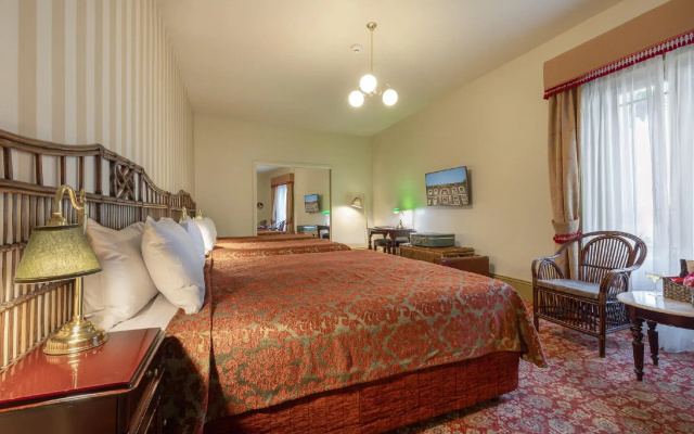 Hadley's Orient Hotel