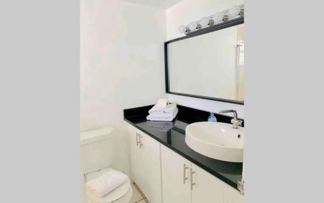 Fantastic Studio with Incredible Bay Views