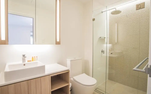 Oud Wood Apartment