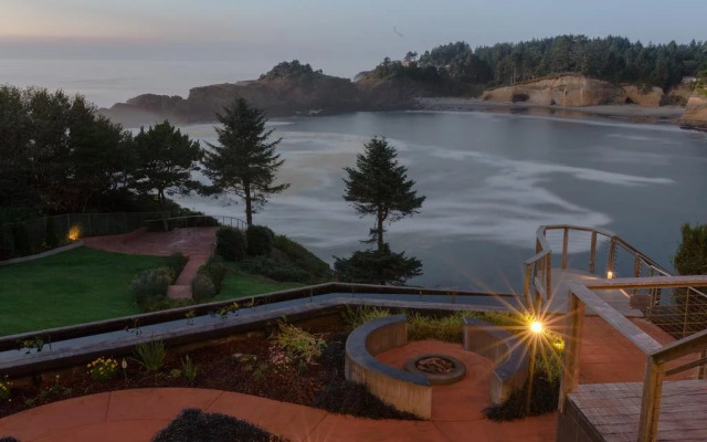 Whale Cove Inn