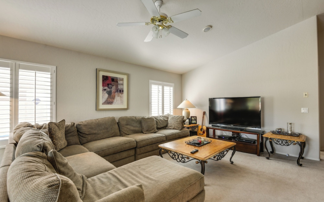 Pool & Golf Course Views: Family Home in Gilbert