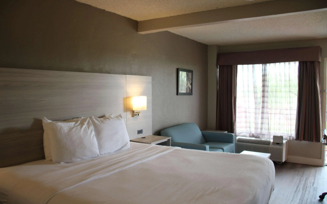 Boca Suites Deerfield Beach, SureStay Collection by BW