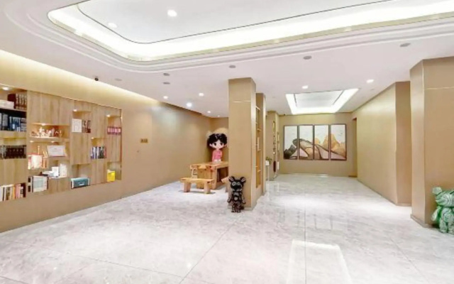 City Holiday Hotel