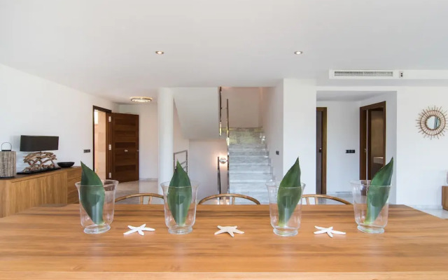 Residence by G Villa del Mar