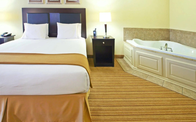 Holiday Inn Express & Suites West by IHG