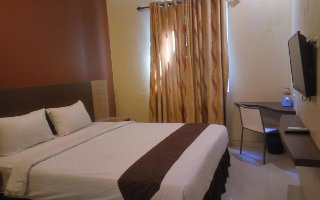 Max Hotel