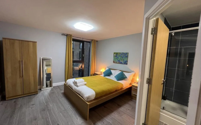 SS- Penthouse Lux suite
