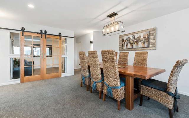 Inner City Lake View Apartment