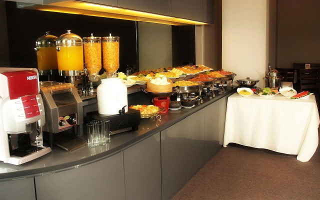 Days Inn by Wyndham Singapore Novena, previously known as Value Thomson Singapore