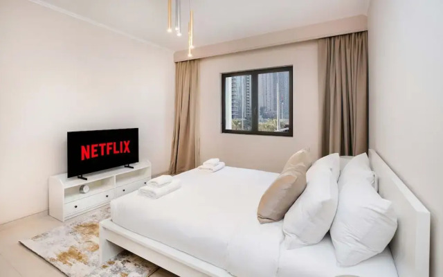 LUX The Zaafran Burj Khalifa View Suite