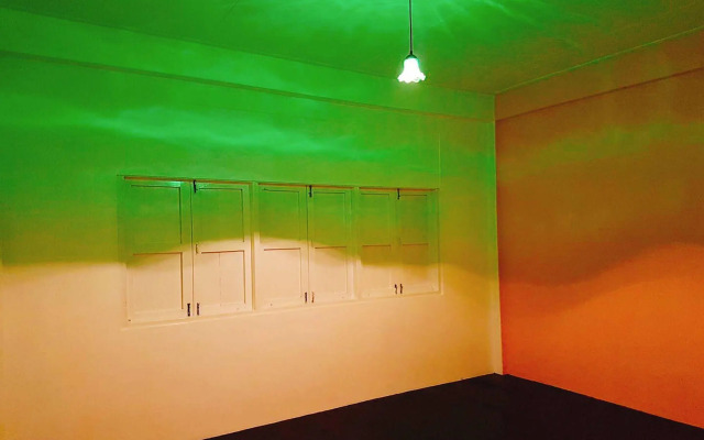 Deco Momo House