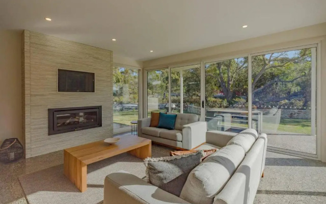 Baileys Beach House