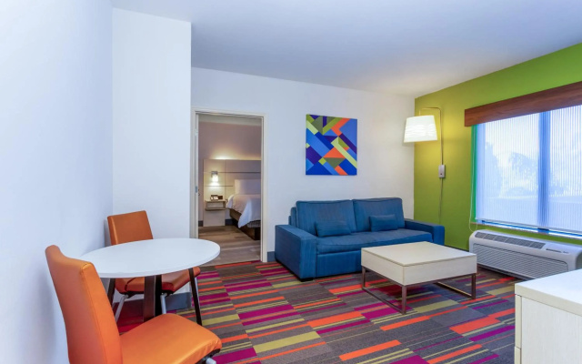 Holiday Inn Express & Suites, International Drive by IHG