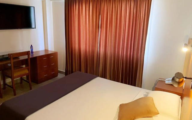 Hotel Palmira Inn