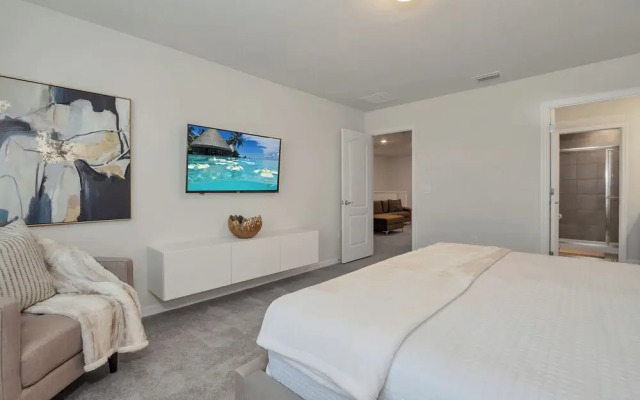 7420 Oakmoss Loop