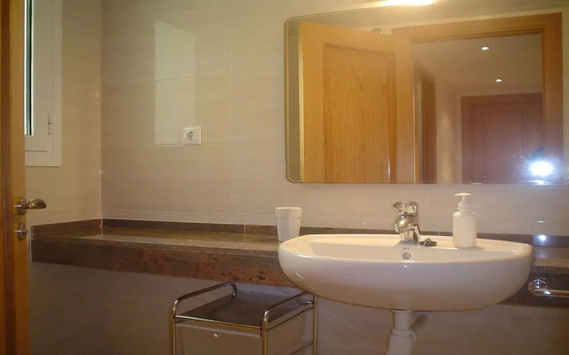 Apartamentos Esquirol 3000