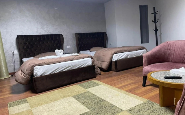 Al-manar Hotel