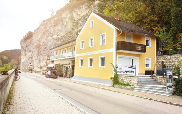 Ferienwohnung und Zimmer zum Donaublick