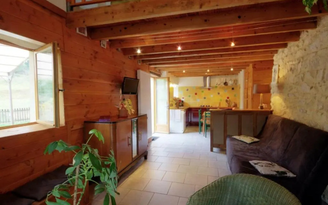 Gîte Saint-André-d'Apchon, 1 pièce, 2 personnes - FR-1-496-23