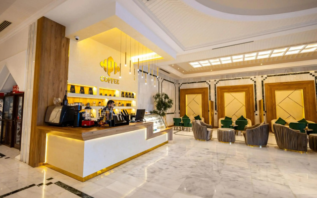 Отель Hamdan Plaza