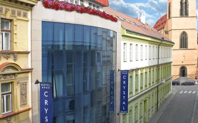EA Hotel Crystal Palace вид на фасад