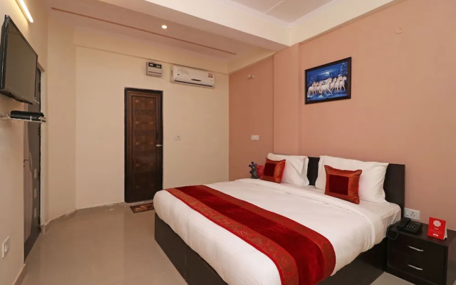 OYO 10032 Dwarka