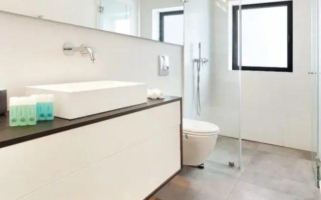 London in Tel Aviv - stay at my place