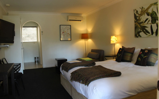 Cedar Creek Lodges